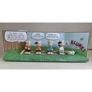 Hallmark Peanuts Gallery The Winning Team Baseball Figurine Snoopy 2000 LE